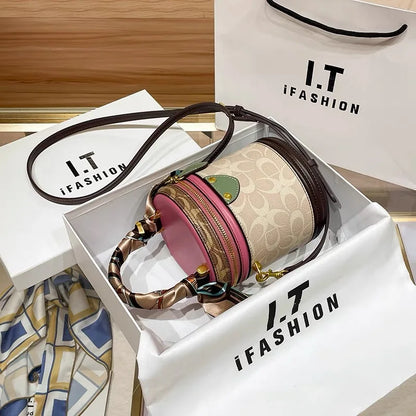 New minimalist and fashionable small handbag, contrasting color women's bag, high-end carriage crossbody bag, portable box bag